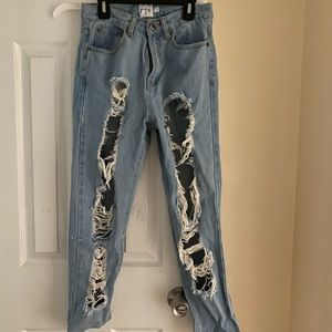 Light Wash Ripped Jeans